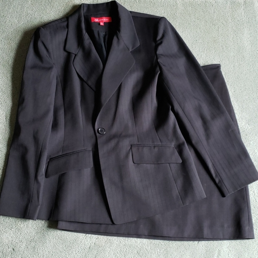 EUC Anne Klein Sz 12 black skirt suit
